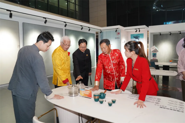 石墨烯發熱瓷磚