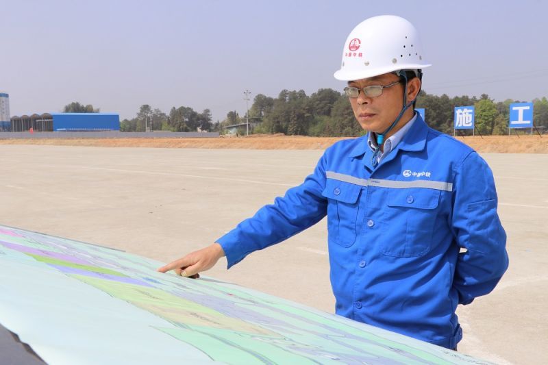 四川省五一勞動獎?wù)?廖輝 (2).jpg