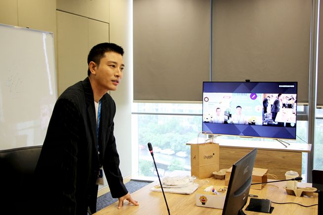 再一次改變電視！蘇寧推出高端新品小Biu智慧屏Pro