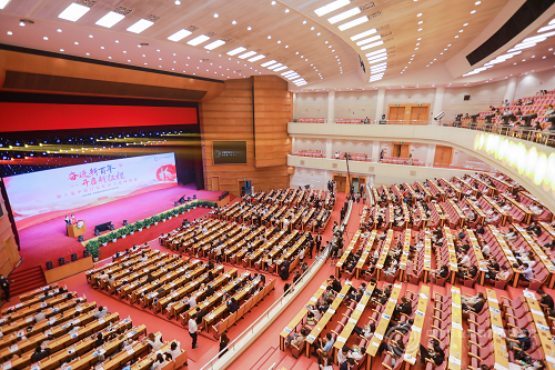 高權亮相名企云客廳,講述愛與光讓視界更清晰