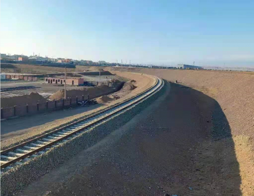 新亞歐大陸橋中國(guó)西橋頭堡阿拉山口口岸軌道改造工程完成85%