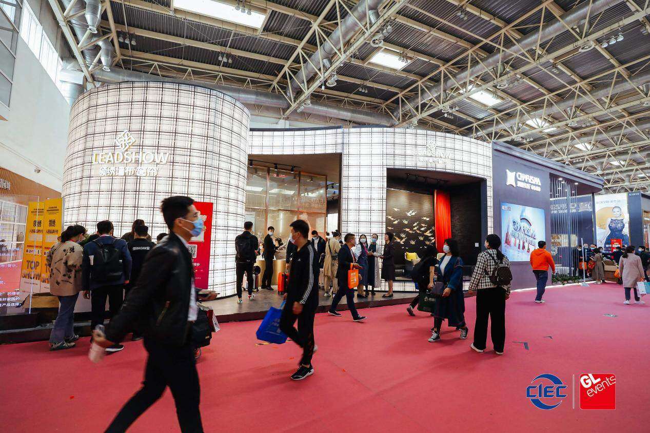 教科書級案例 | 領(lǐng)繡營銷中心副總經(jīng)理張杰開聊 企業(yè)體量跨越的三個必殺技