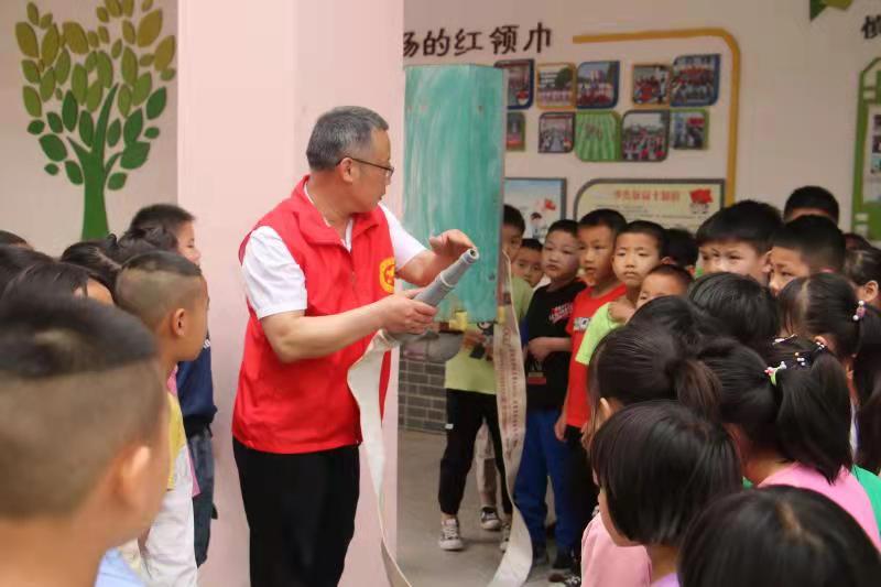 鹿寨大隊積極參與  多措并舉助力創城