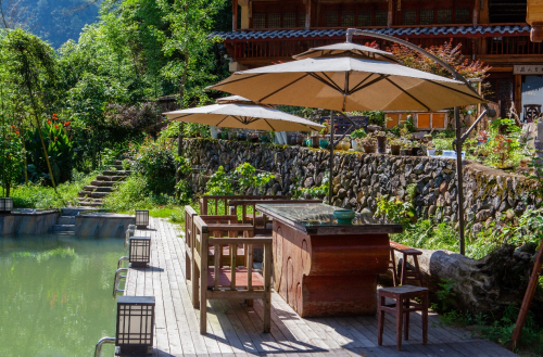 甘應鑫：詩意的魚莊