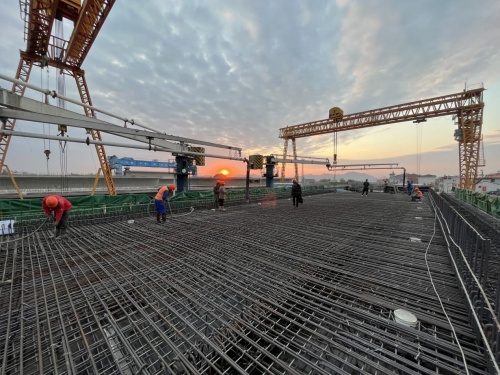 金甬鐵路義烏制梁場率先在全線完成182榀箱梁預制任務