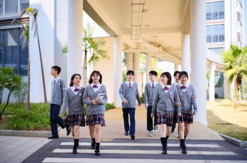 中國(guó)校服發(fā)展新趨勢(shì)：品牌化浪潮已然來(lái)臨