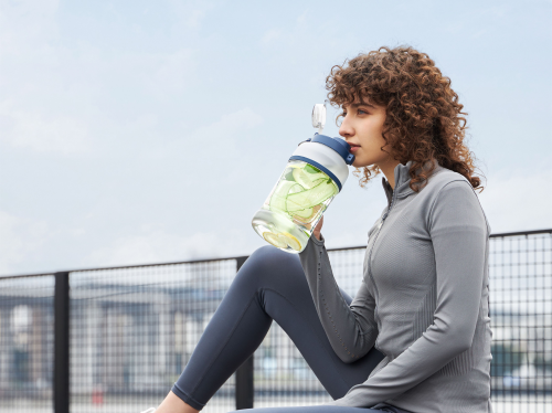 摩飛便攜榨汁桶新品上市，果汁鮮榨&快樂補水2in1，解鎖暢飲新姿勢！