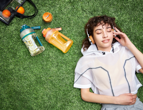 摩飛便攜榨汁桶：創意升級，雙蓋模式掀翻飲水新潮！