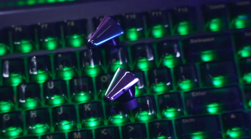 怒喵科技 TWS 耳機 CYBERBLADE 今日首次亮相，發(fā)布或?qū)⑷∠? title=