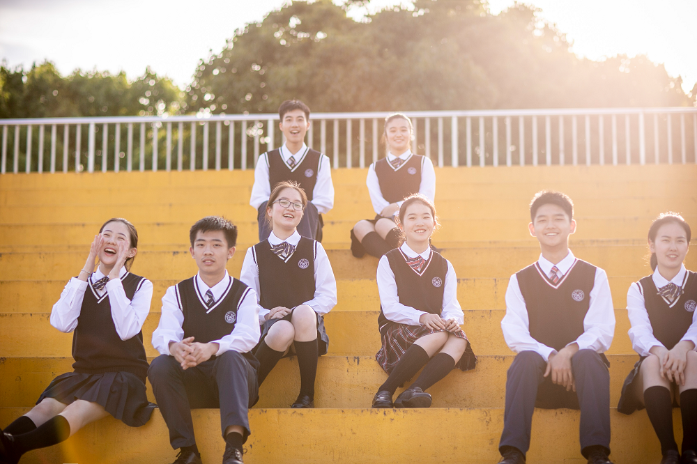 推動優質供給和透明采購，做好小校服里的大文章