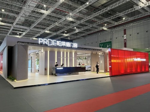 展會直擊｜閃耀全場，帕萊德門窗建博會首日盛況！