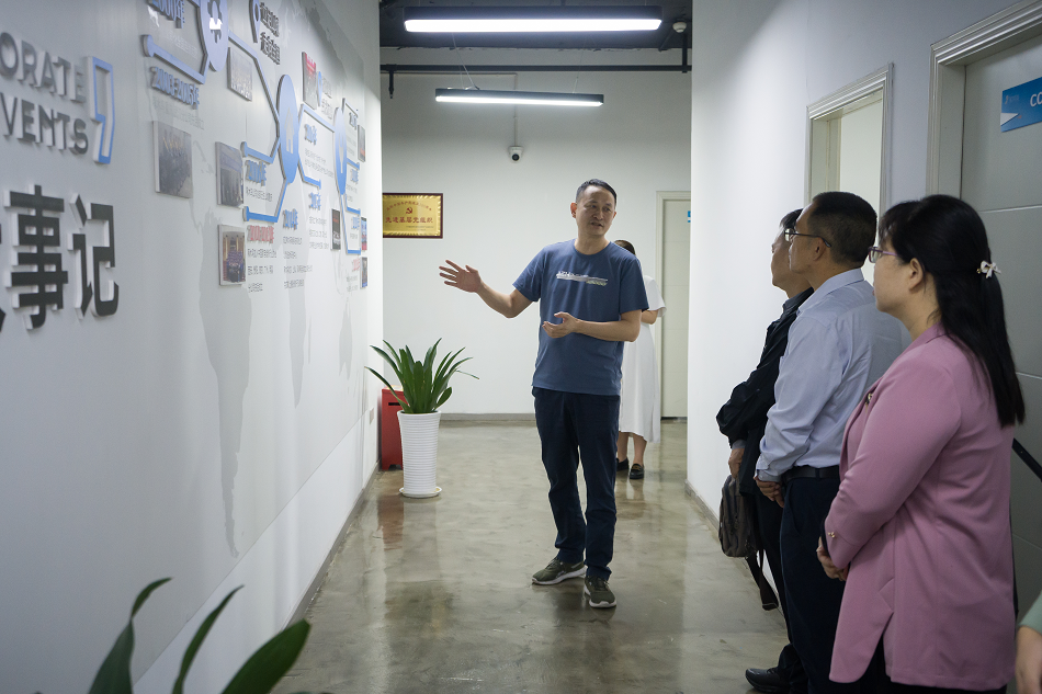 廣西北海市工信局陸驍君一行  調研啄木鳥家庭維修