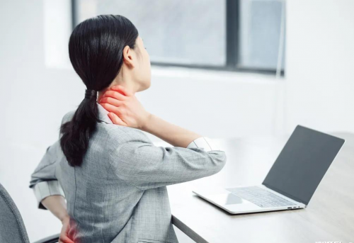 腰痛睡什么床墊好？東寶床墊護脊護腰