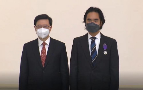 新世界發展行政總裁鄭志剛不忘初心創造共享價值、講好中國故事，榮膺銀紫荊星章