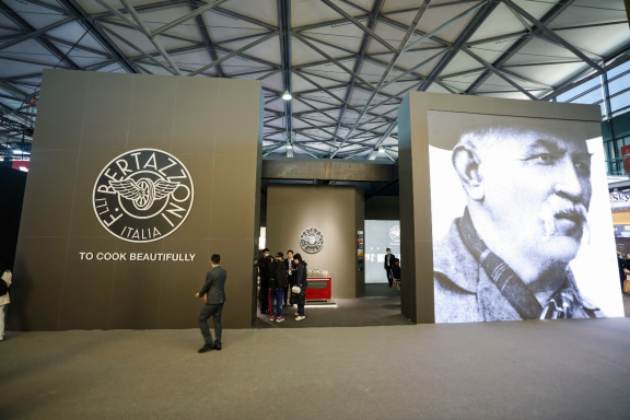 意大利高端廚電品牌Bertazzoni博塔桑尼，優雅首發AWE 2023