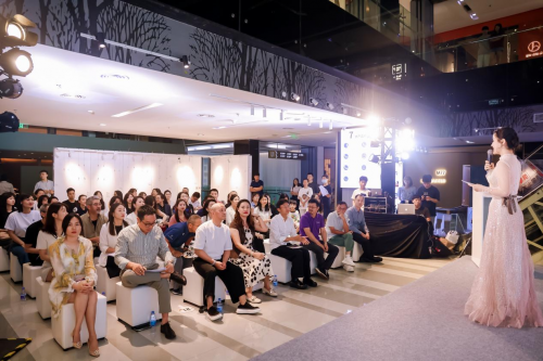 &ldquo;我眼中的世界&rdquo;云南第三空間卓域樓彝族兒童公益畫展拍賣會(huì)圓滿舉行