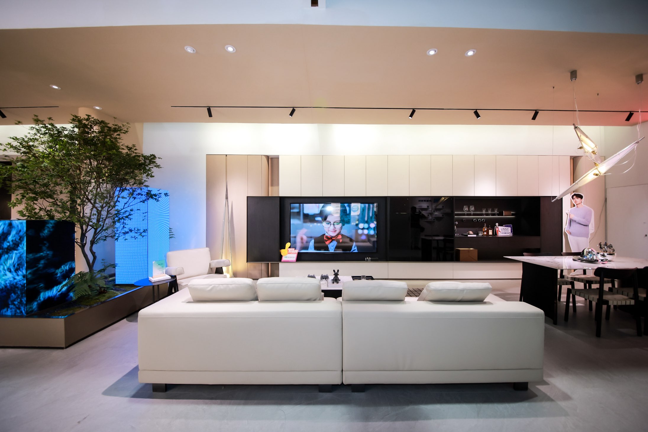 年輕人買得起的高級(jí)感設(shè)計(jì)！揭秘林氏整家定制產(chǎn)品一體化研發(fā)的底層邏輯