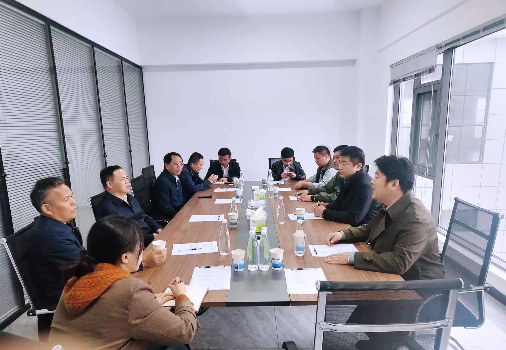 懷化市委常委、常務副市長尹培國帶隊考察蘇州智慧倍增數字科技有限公司智能制造中心-安徽鼎研智能科技