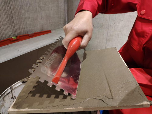 打破粉塵困擾：無塵瓷磚膠開啟潔凈裝修時(shí)代