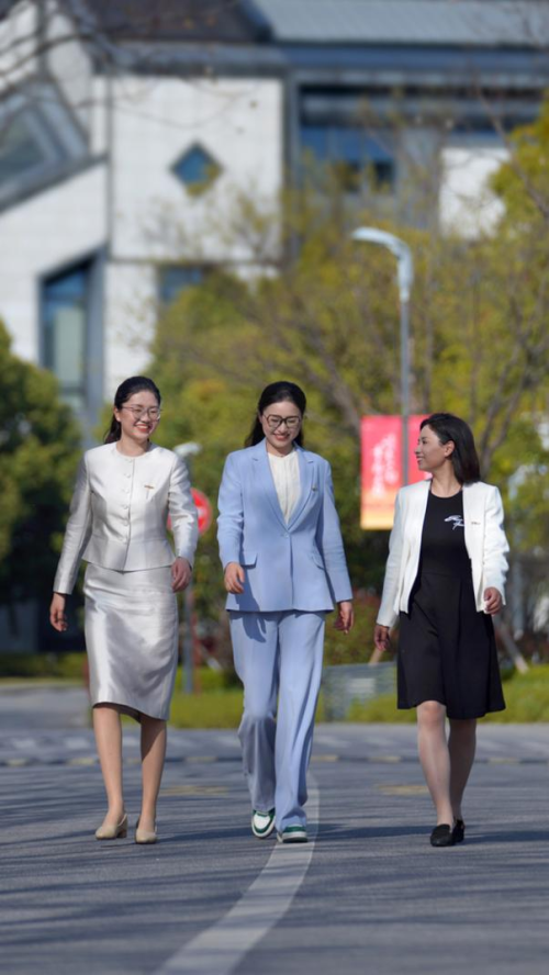 30年前一起上學，30年后一起創業！