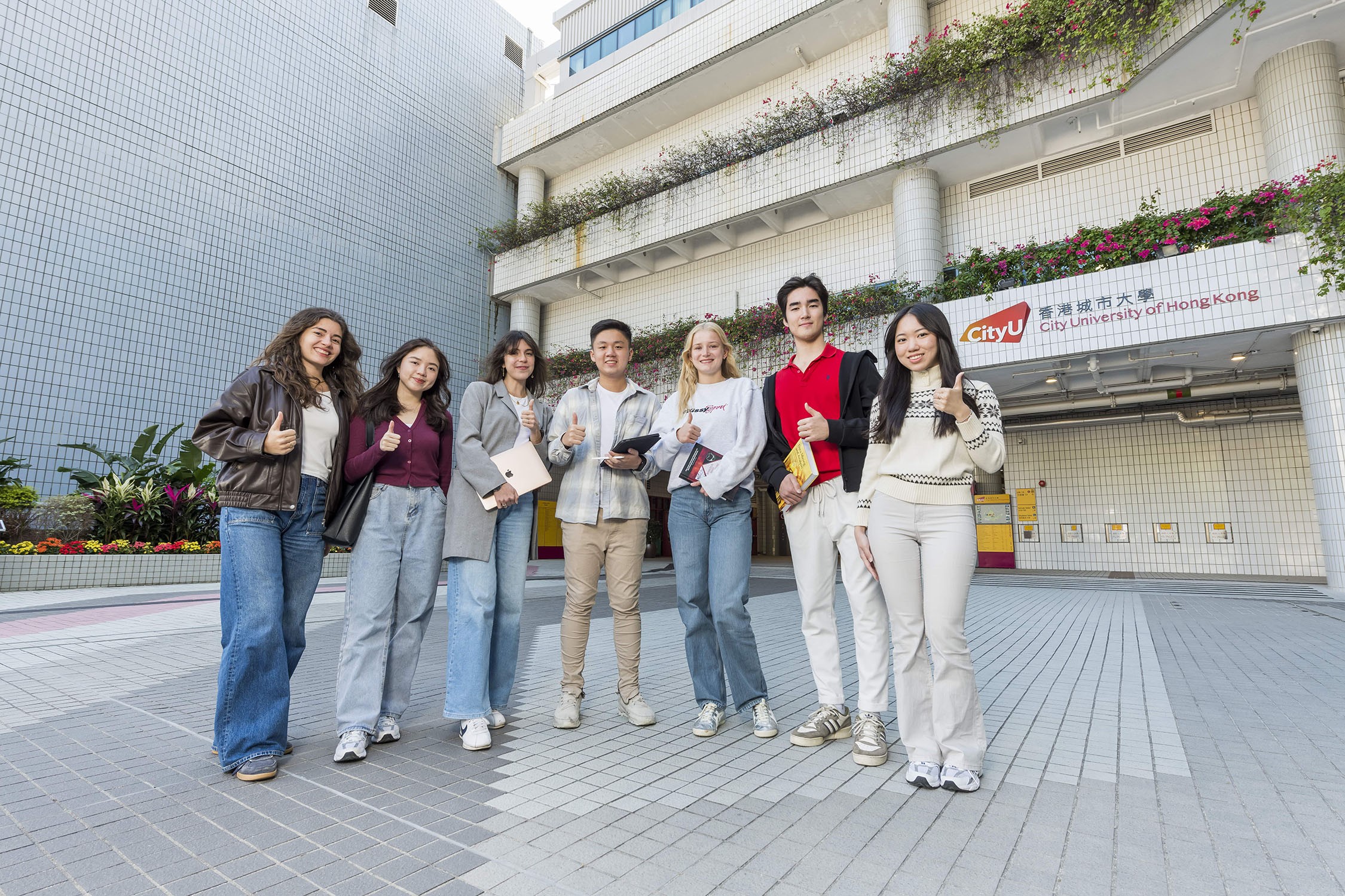 港城大MBA畢業生就業成果榮膺亞洲第一！精準助力學生應對就業市場挑戰