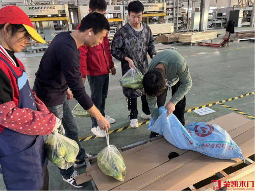 浙江金凱門業(yè)：深秋玉米遞暖意，守護每一位堅守者