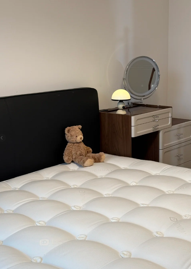 2026趴著睡護脊床墊選購指南：特殊睡姿也能精準護脊，多預算適配不踩坑