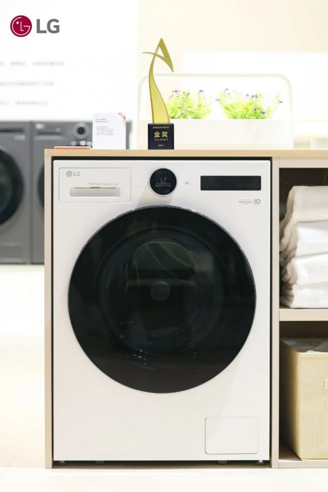 LG 電子斬獲艾普蘭金獎及創(chuàng)新獎，以科技美學融合煥新智慧生活